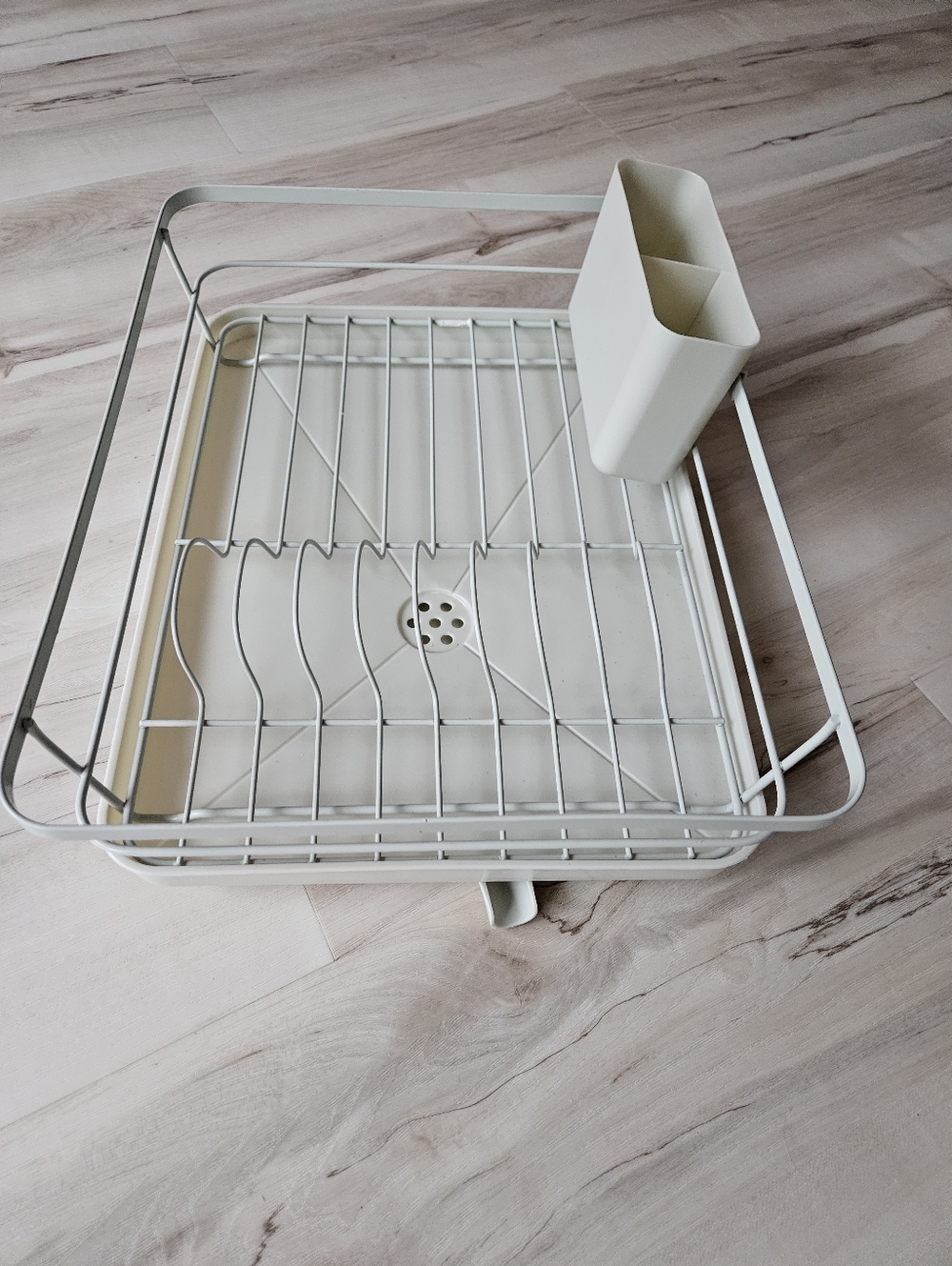 Compact Self-draining Dish Rack